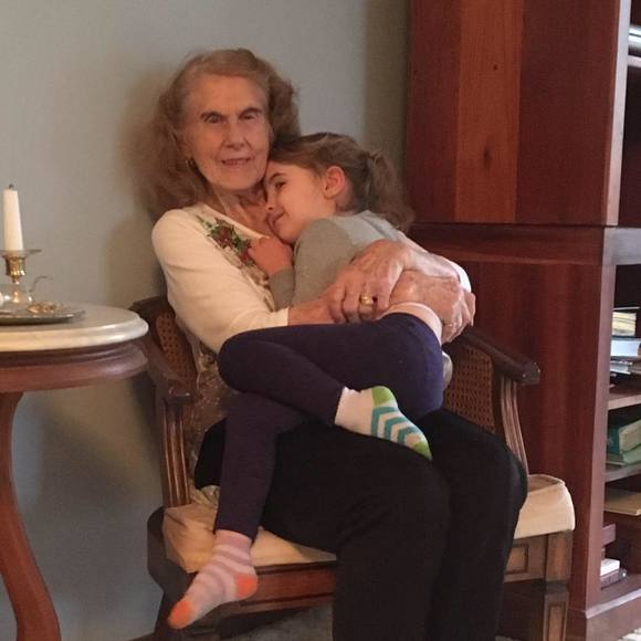 Meet your Posher, Beth - Picture 1 of 1